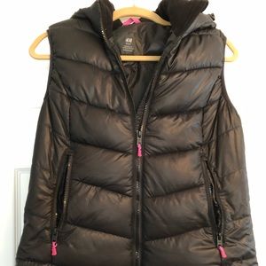 Women’s puffy vest